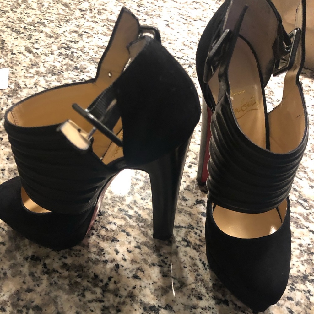 Heels - Picture 3 of 4